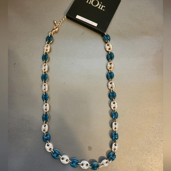 nOir Necklace - Picture 1 of 5